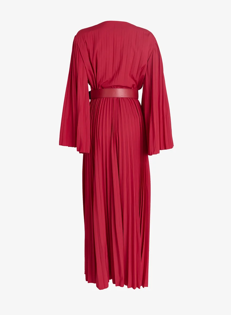 ايلا بلس فستان بحزام مع ثنيات